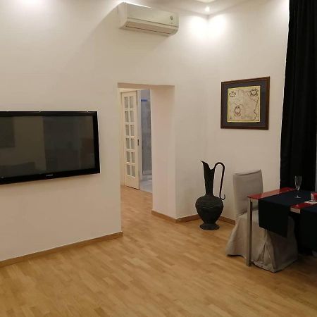 La Dimora Dei Borbone Apartment Napoli Ngoại thất bức ảnh