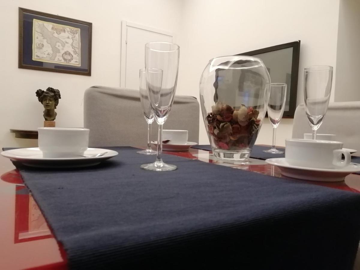 La Dimora Dei Borbone Apartment Napoli Ngoại thất bức ảnh