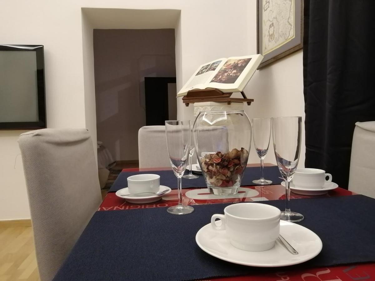 La Dimora Dei Borbone Apartment Napoli Ngoại thất bức ảnh